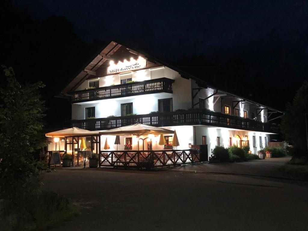 Stiftstaverne Klein Mariazell エクステリア 写真