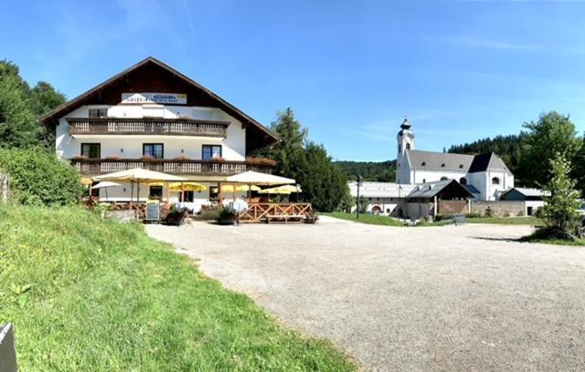 Stiftstaverne Klein Mariazell エクステリア 写真